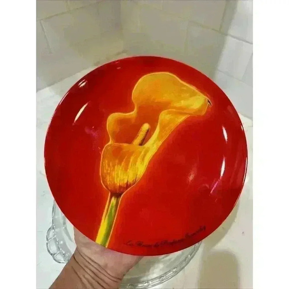 Givenchy "Les Fleurs de Parfums Givenchy", Red Plate Calla Lilly 8" - Picture 2 of 10